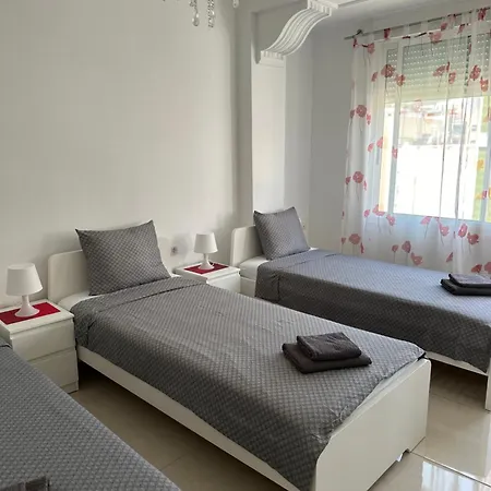 Modern And Bright 5 Bedroom Del Prado Apartment *