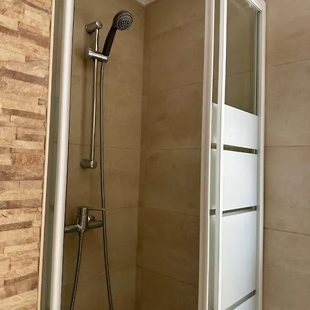 Modern And Bright 5 Bedroom Del Prado Apartment *