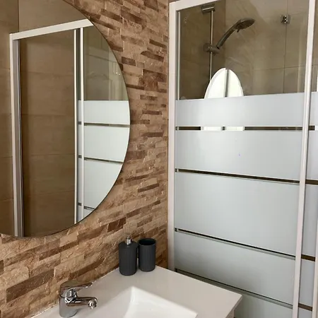 Modern And Bright 5 Bedroom Del Prado Apartment *