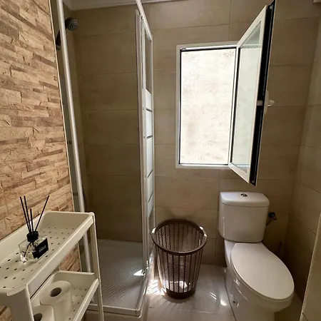 Modern And Bright 5 Bedroom Del Prado