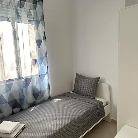 Modern And Bright 5 Bedroom Del Prado Apartamento