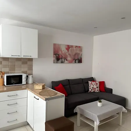 Modern And Bright 5 Bedroom Del Prado *